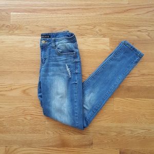 Medium wash stretch skinny jeans